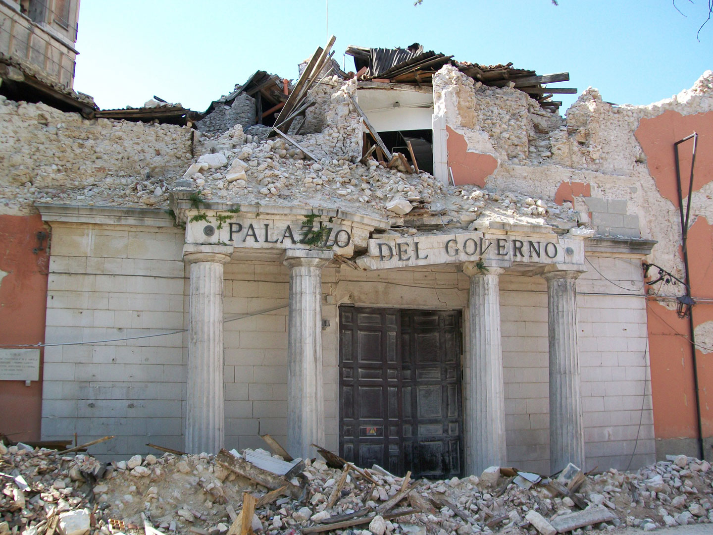 Terremoto de L'Aquila 2009 Palazzo del Governo